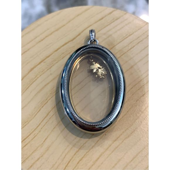 Oval Crystal Silver Locket with Two Inserts #keepsake - Picture 3 of 5